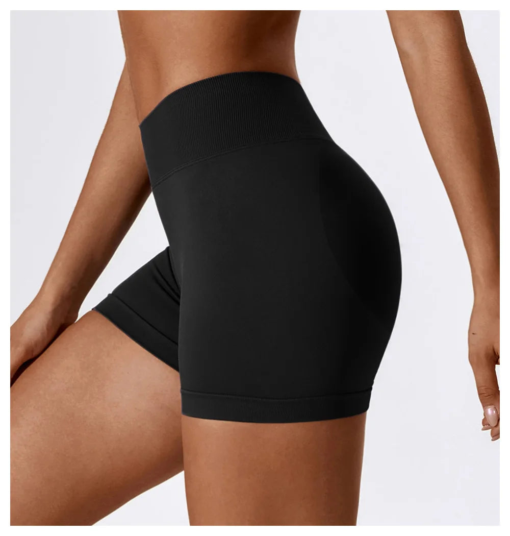 Peeli V-Back Seamless Scrunch Butt Shorts